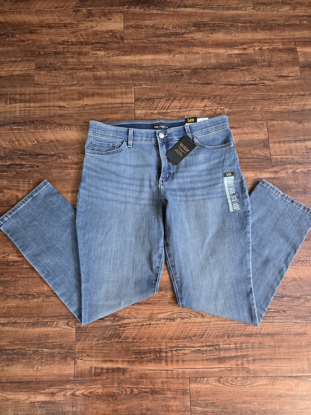 Lee Women’s Light Blue Straight-Leg Jeans Size 16M NEW